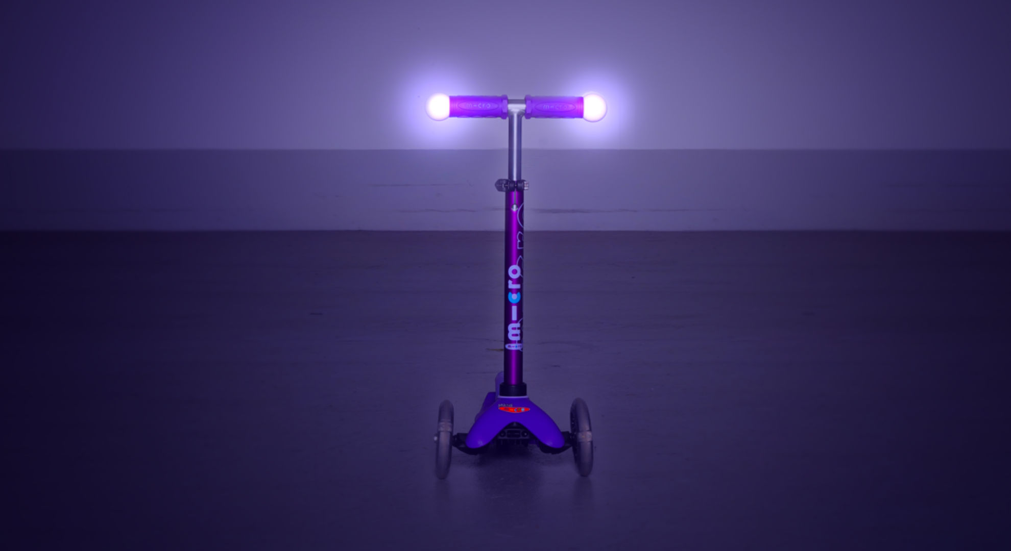 Akční obrázky Mini Micro Deluxe Magic LED Purple